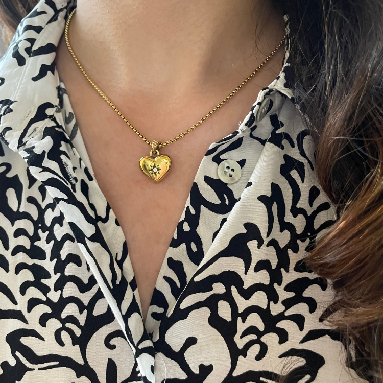 AMOUR NECKLACE