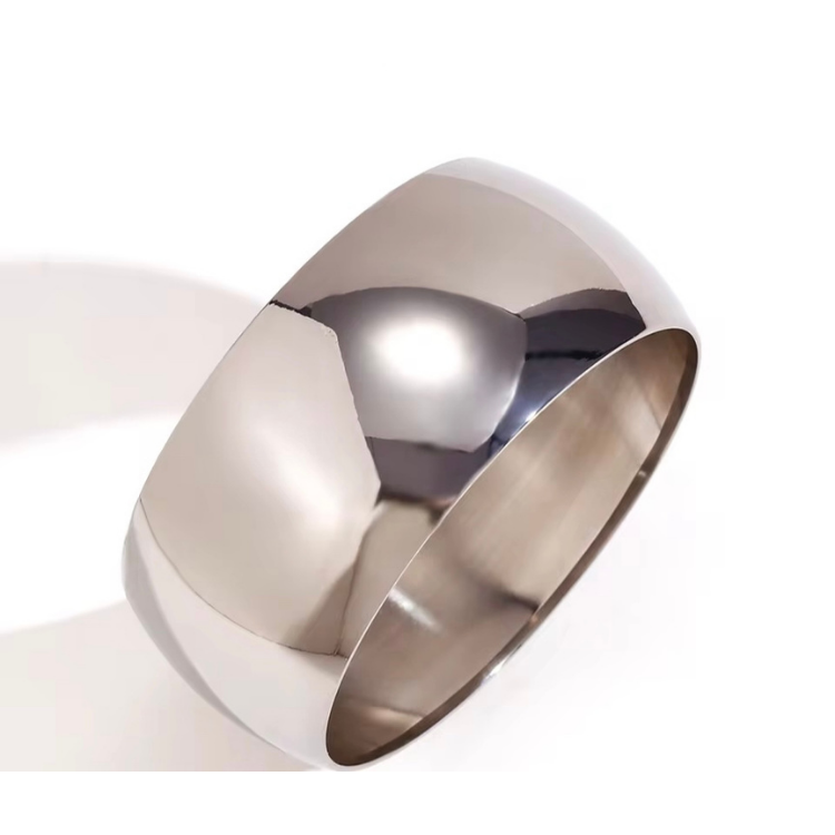 CHLOE BANGLE