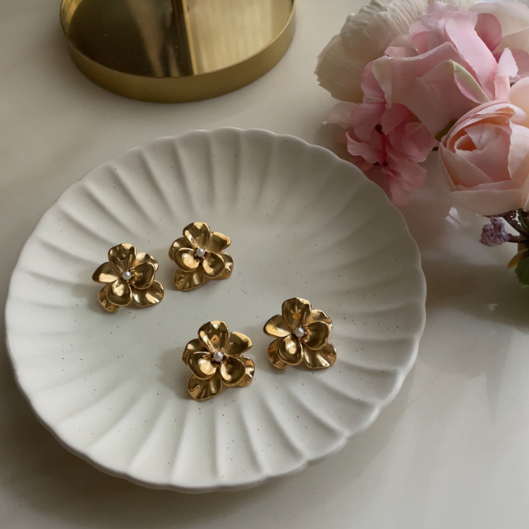 FLORA STUDS