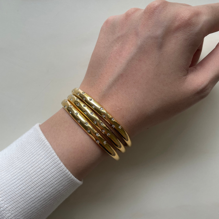 STAR STUDDED CUFF