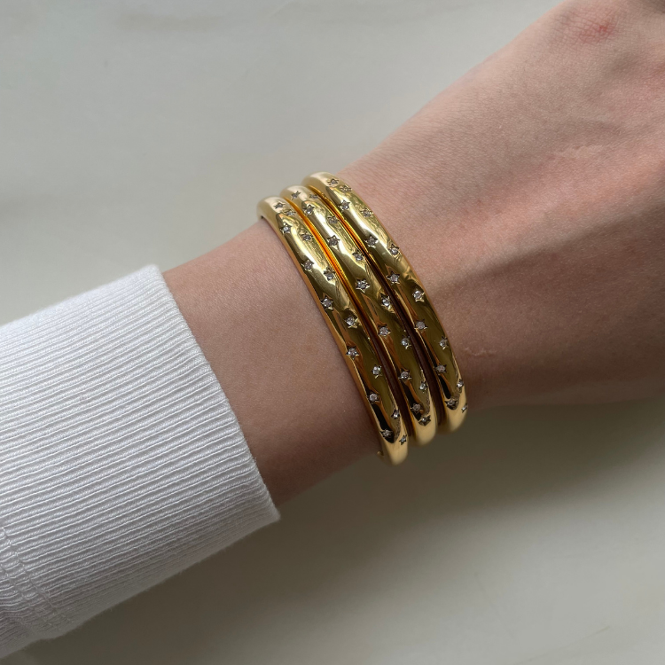 STAR STUDDED CUFF