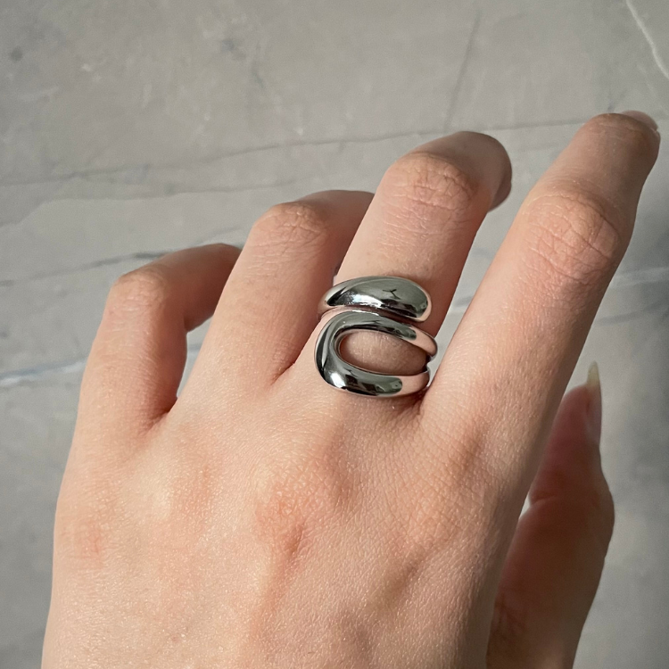 VIVIAN RING